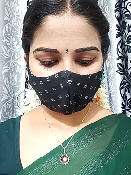 Snapshot of Angleannie chatting on 09-10-25, 05:24 Angleannie online show from 09-10-25, 05:24