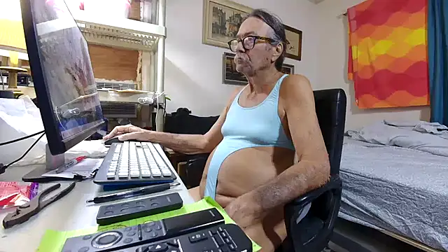 Snapshot of jamietbackcockslut chatting on 10-27-25, 12:20 jamietbackcockslut online show from 10-27-25, 12:20