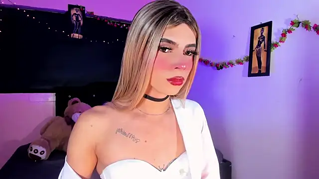 Snapshot of rosedewitt chatting on 02-26-25, 10:58 rosedewitt online show from 02-26-25, 10:58