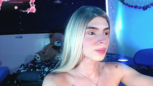 Snapshot of rosedewitt chatting on 02-26-25, 08:11 rosedewitt online show from 02-26-25, 08:11