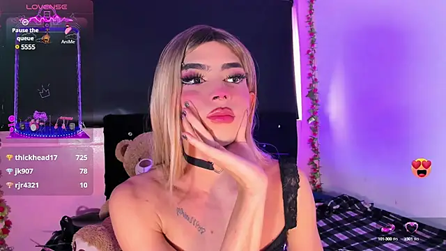 Snapshot of rosedewitt chatting on 03-17-25, 05:27 rosedewitt online show from 03-17-25, 05:27