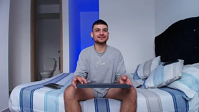 Aron-santoro online show from 11-27-25, 02:08