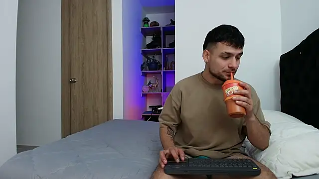 Aron-santoro online show from 02-26-26, 07:13