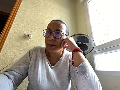 sweeviolet online show from 02-24-25, 11:43