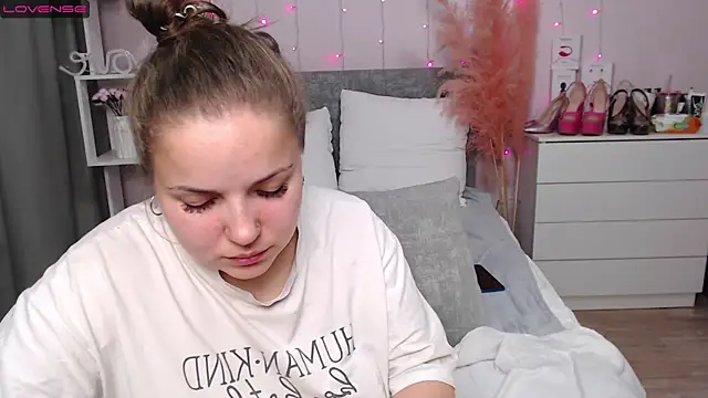 Snapshot of Crazyy_girl_ chatting on 01-08-26, 03:14 Crazyy girl online show from 01-08-26, 03:14