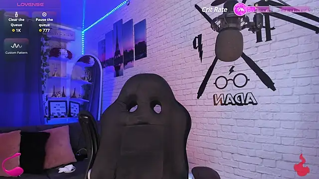 Snapshot of Naughty_Charly chatting on 01-20-25, 06:43 Naughty Charly online show from 01-20-25, 06:43