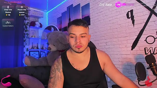 Snapshot of Naughty_Charly chatting on 01-22-25, 07:45 Naughty Charly online show from 01-22-25, 07:45