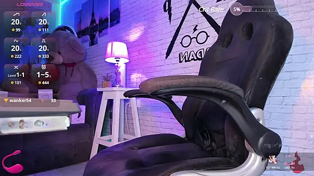 Snapshot of Naughty_Charly chatting on 02-16-25, 09:59 Naughty Charly online show from 02-16-25, 09:59