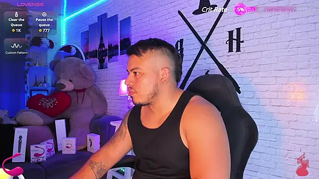 Snapshot of Naughty_Charly chatting on 02-20-25, 06:57 Naughty Charly online show from 02-20-25, 06:57