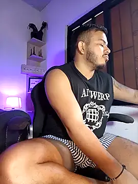 Snapshot of Naughty_Charly chatting on 09-30-25, 12:10 Naughty Charly online show from 09-30-25, 12:10