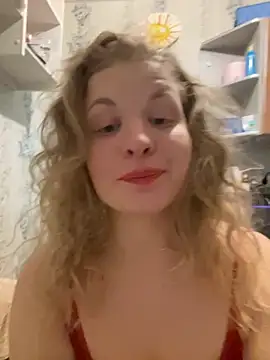 Snapshot of AlicePearcy chatting on 10-04-25, 10:41 AlicePearcy online show from 10-04-25, 10:41