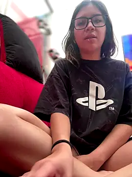 Snapshot of Mila_Morgan chatting on 10-23-25, 03:22 Mila Morgan online show from 10-23-25, 03:22