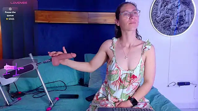 Snapshot of Andromeda-jade chatting on 11-18-25, 03:23 Andromeda-jade online show from 11-18-25, 03:23