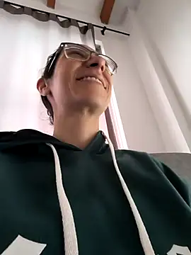 Snapshot of Andromeda-jade chatting on 12-05-25, 06:04 Andromeda-jade online show from 12-05-25, 06:04