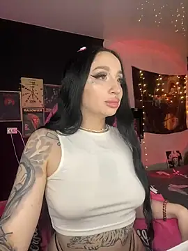 Snapshot of Molly__Moon chatting on 12-06-24, 05:53 Molly  Moon online show from 12-06-24, 05:53