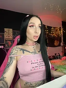 Snapshot of Molly__Moon chatting on 12-10-24, 05:39 Molly  Moon online show from 12-10-24, 05:39