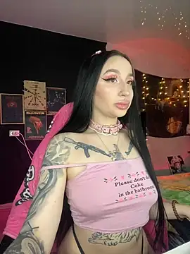 Snapshot of Molly__Moon chatting on 12-11-24, 05:32 Molly  Moon online show from 12-11-24, 05:32