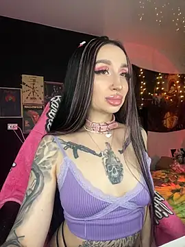 Snapshot of Molly__Moon chatting on 12-18-24, 05:26 Molly  Moon online show from 12-18-24, 05:26