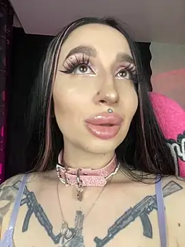 Snapshot of Molly__Moon chatting on 12-24-24, 08:44 Molly  Moon online show from 12-24-24, 08:44