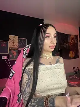 Snapshot of Molly__Moon chatting on 12-28-24, 04:51 Molly  Moon online show from 12-28-24, 04:51