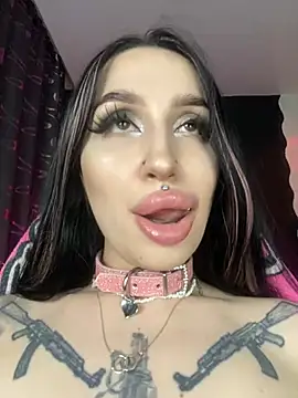 Snapshot of Molly__Moon chatting on 12-29-24, 08:33 Molly  Moon online show from 12-29-24, 08:33