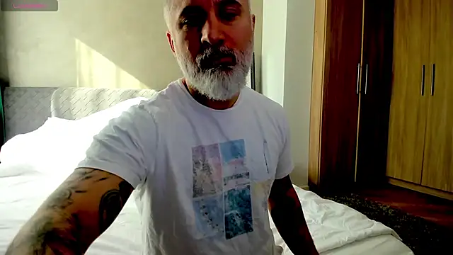 BlowMyXXL online show from 02-24-25, 08:17