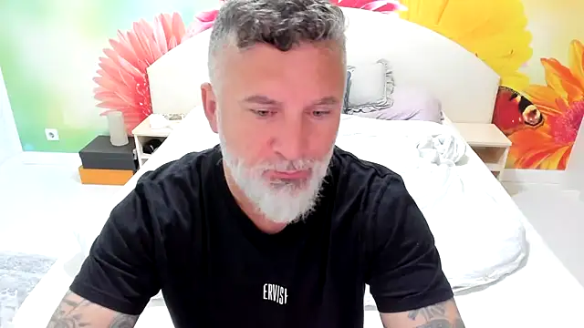 BlowMyXXL online show from 11-26-25, 05:19