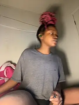 Snapshot of minimama69 chatting on 11-02-25, 10:17 minimama69 online show from 11-02-25, 10:17