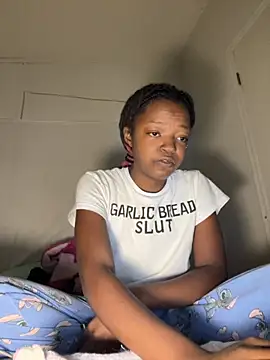 Snapshot of minimama69 chatting on 11-03-25, 11:33 minimama69 online show from 11-03-25, 11:33