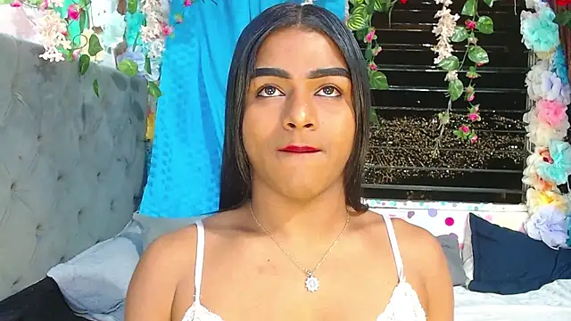 Snapshot of Karly_coffe chatting on 11-18-25, 01:22 Karly coffe online show from 11-18-25, 01:22