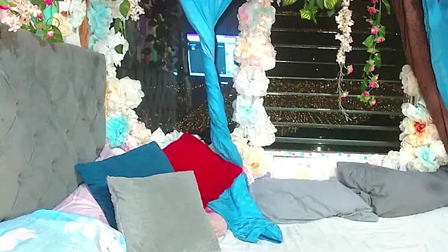 Karly coffe online show from 02-12-26, 05:24