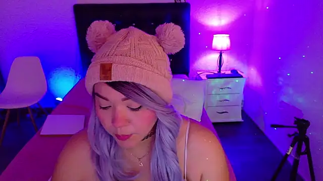 Snapshot of Cuckold_lover69 chatting on 03-18-25, 03:53 Cuckold lover69 online show from 03-18-25, 03:53