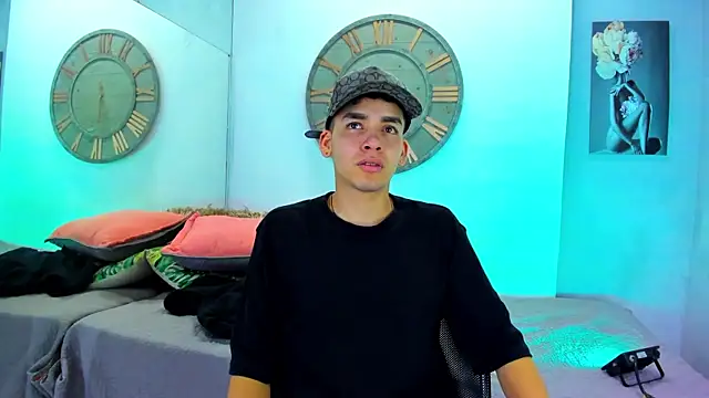 Mike 0233  online show from 01-28-25, 04:08