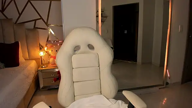 Snapshot of MiaAdams21 chatting on 02-06-25, 01:05 MiaAdams21 online show from 02-06-25, 01:05