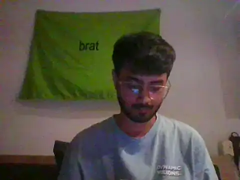 Snapshot of snowdropsitall chatting on 03-12-25, 07:28 snowdropsitall online show from 03-12-25, 07:28