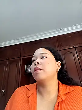 Snapshot of XMara chatting on 01-28-25, 08:04 XMara online show from 01-28-25, 08:04