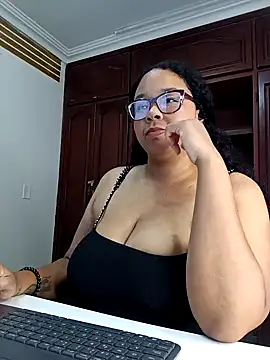 Snapshot of XMara chatting on 01-31-25, 07:51 XMara online show from 01-31-25, 07:51