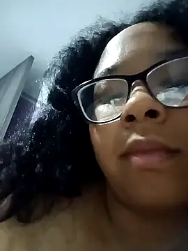 Snapshot of XMara chatting on 02-02-25, 11:21 XMara online show from 02-02-25, 11:21