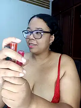 Snapshot of XMara chatting on 02-07-25, 11:03 XMara online show from 02-07-25, 11:03