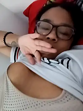 Snapshot of XMara chatting on 02-09-25, 10:32 XMara online show from 02-09-25, 10:32