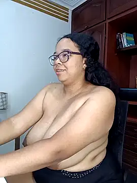 Snapshot of XMara chatting on 02-11-25, 10:50 XMara online show from 02-11-25, 10:50