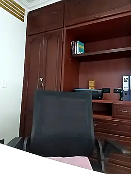 Snapshot of XMara chatting on 02-14-25, 02:18 XMara online show from 02-14-25, 02:18