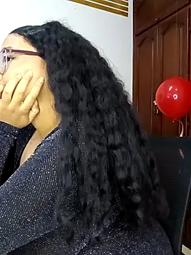 Snapshot of XMara chatting on 02-14-25, 07:02 XMara online show from 02-14-25, 07:02