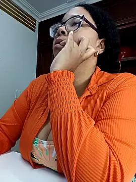 Snapshot of XMara chatting on 02-17-25, 10:58 XMara online show from 02-17-25, 10:58