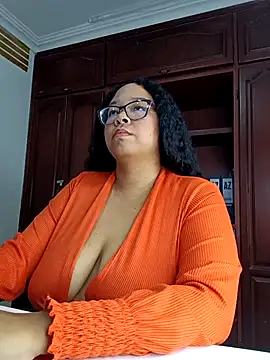 Snapshot of XMara chatting on 02-21-25, 08:27 XMara online show from 02-21-25, 08:27