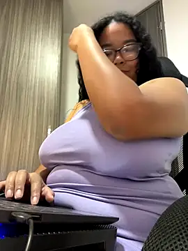 Snapshot of XMara chatting on 09-10-25, 03:45 XMara online show from 09-10-25, 03:45