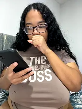 Snapshot of XMara chatting on 09-11-25, 04:18 XMara online show from 09-11-25, 04:18