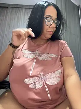 Snapshot of XMara chatting on 09-24-25, 02:31 XMara online show from 09-24-25, 02:31