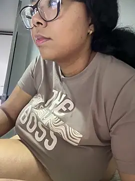 Snapshot of XMara chatting on 10-11-25, 07:01 XMara online show from 10-11-25, 07:01