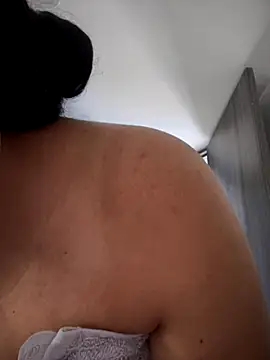 Snapshot of XMara chatting on 11-19-25, 06:08 XMara online show from 11-19-25, 06:08